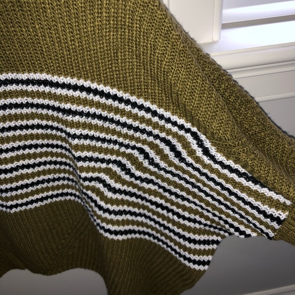 SOLD❤️Urban Outfitters Army Green Striped Sweater - Picture 3 of 5